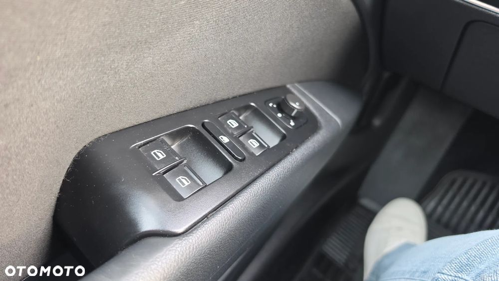 Skoda Superb 2.0 TDI DSG Elegance - 24