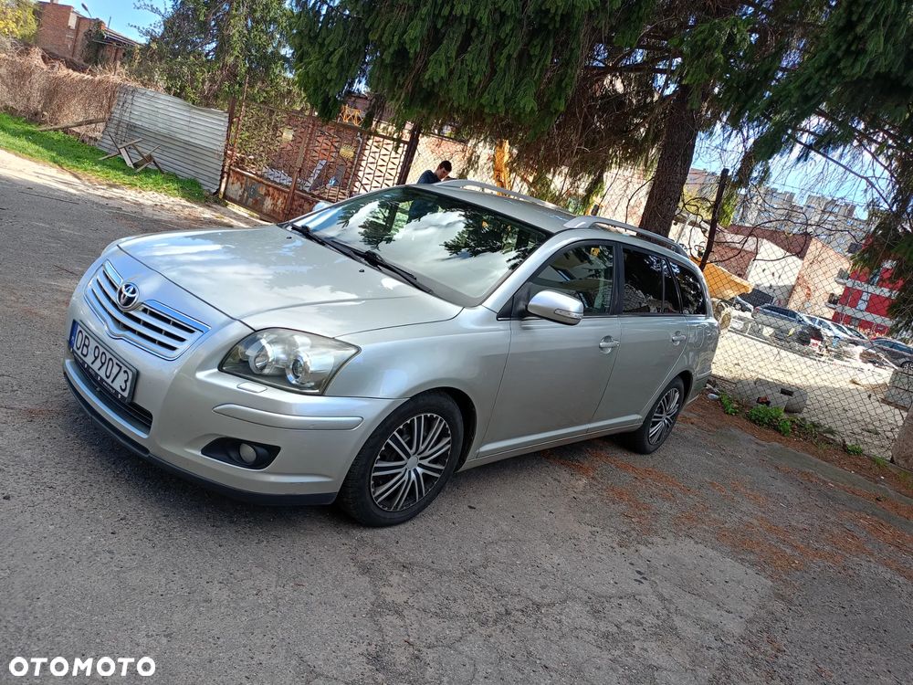 Toyota Avensis 2.0 VVT-i Sol - 2
