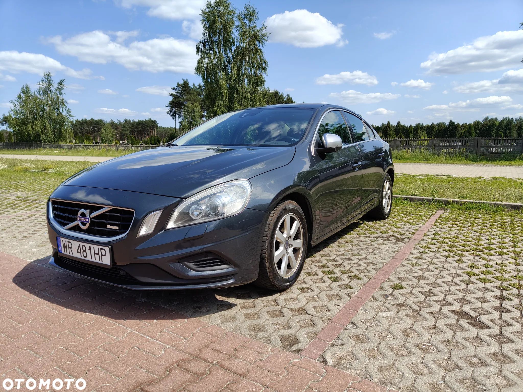 Volvo S60 D3 R-Design - 1