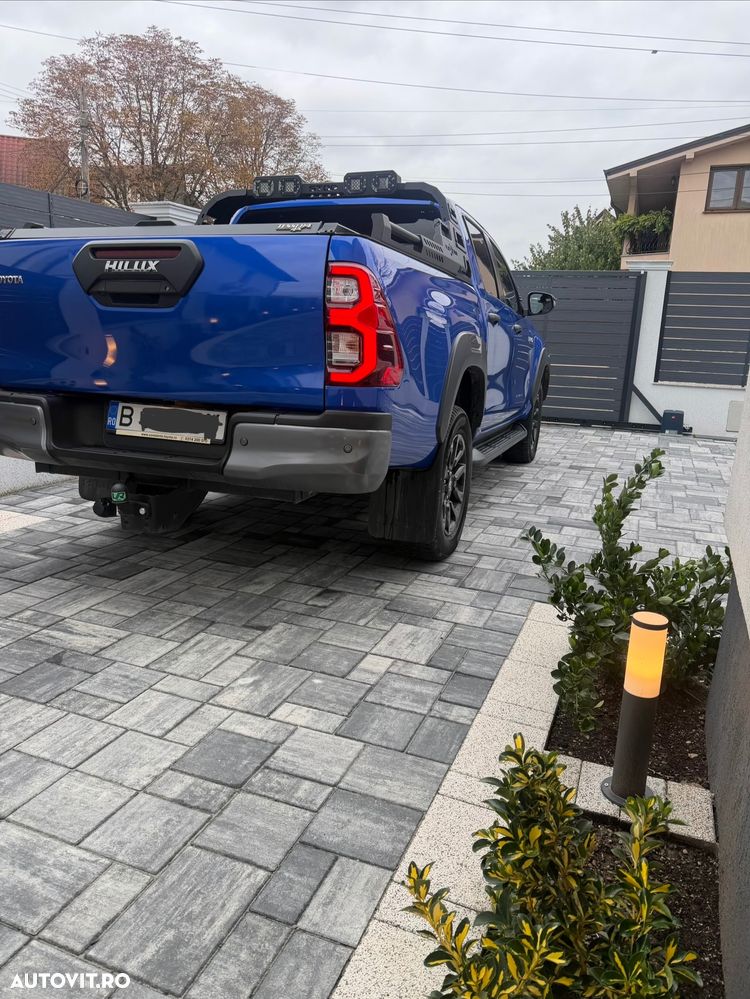 Toyota Hilux - 4