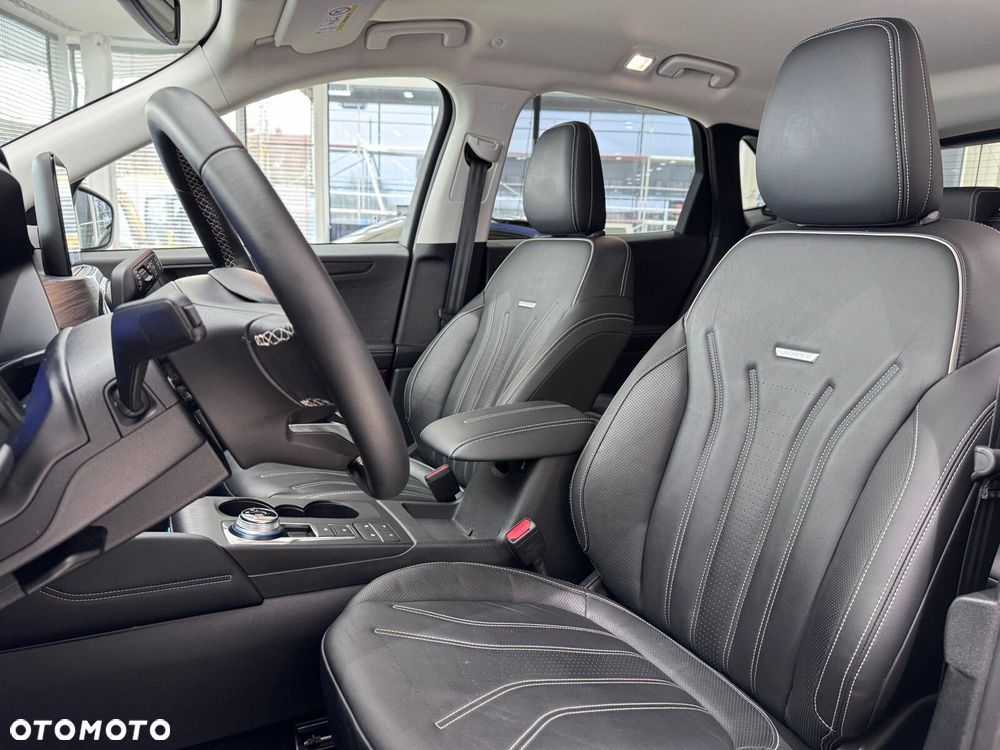 Ford Kuga - 10
