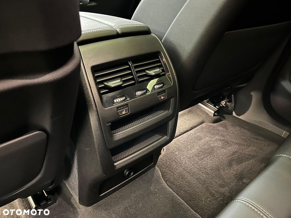 BMW X6 xDrive40d mHEV - 32