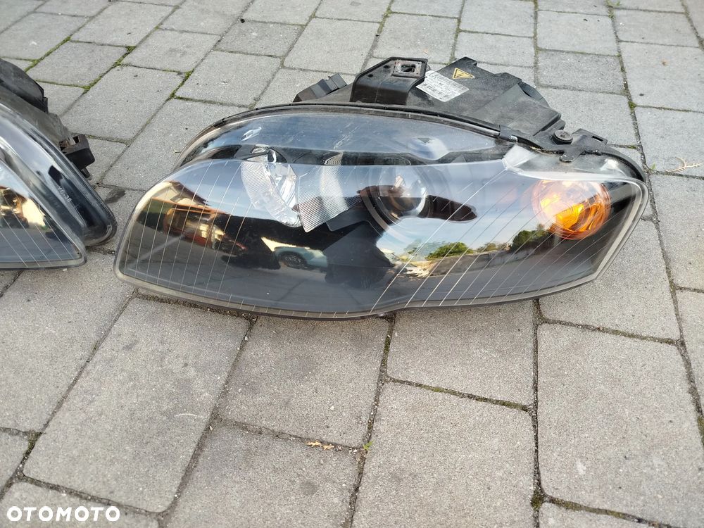 Audi A4 B7 lampa przednia lewa plus prawa Xenon - 2
