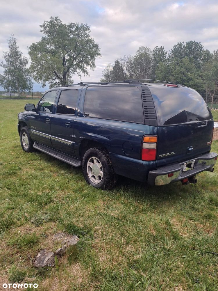 GMC Yukon - 2