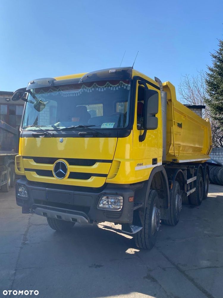 Mercedes-Benz Actros - 2