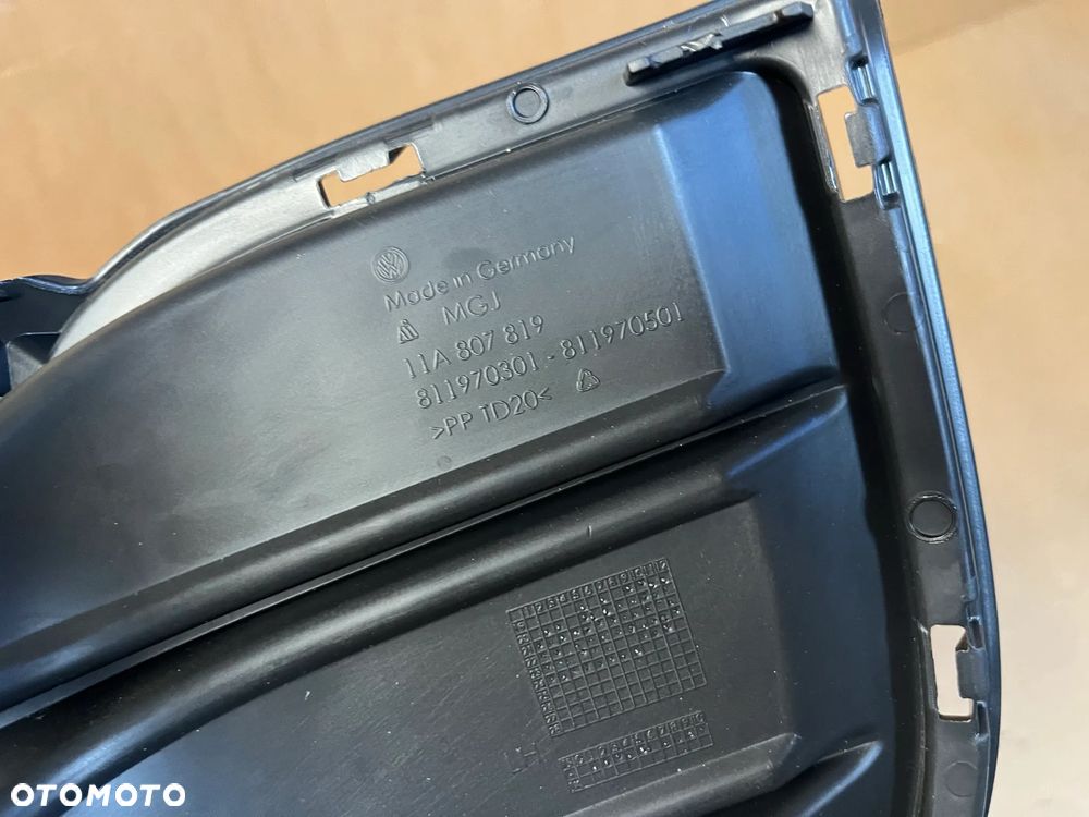 KRATKI W ZDERZAK VW ID.4 ZAŚLEPKA ZDERZAKA ŚLIZG MOCOWANIE VW ID4 11A - 8