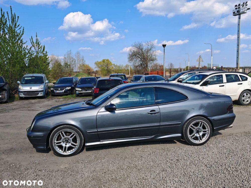 Mercedes-Benz CLK - 8