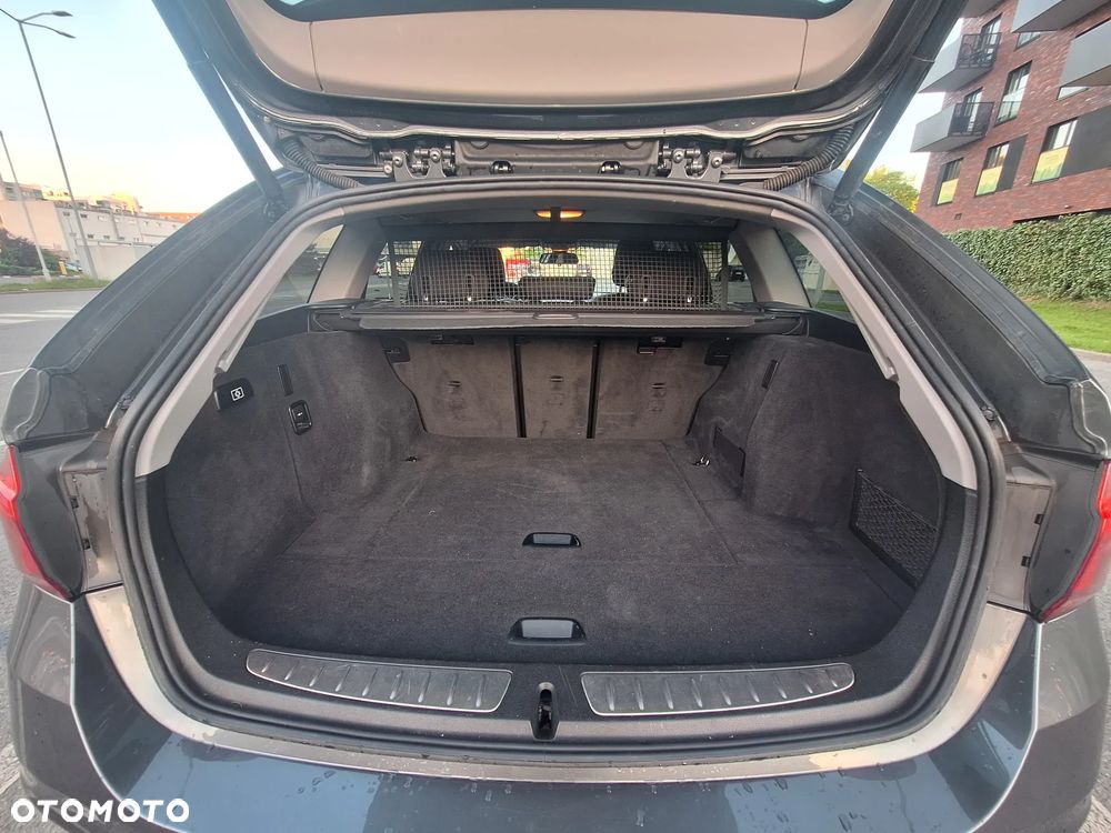 BMW Seria 3 320d Touring - 8