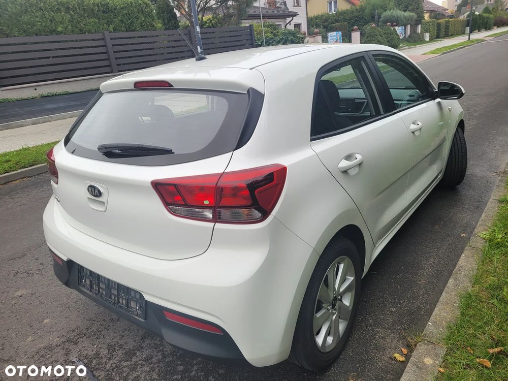 Kia Rio - 6