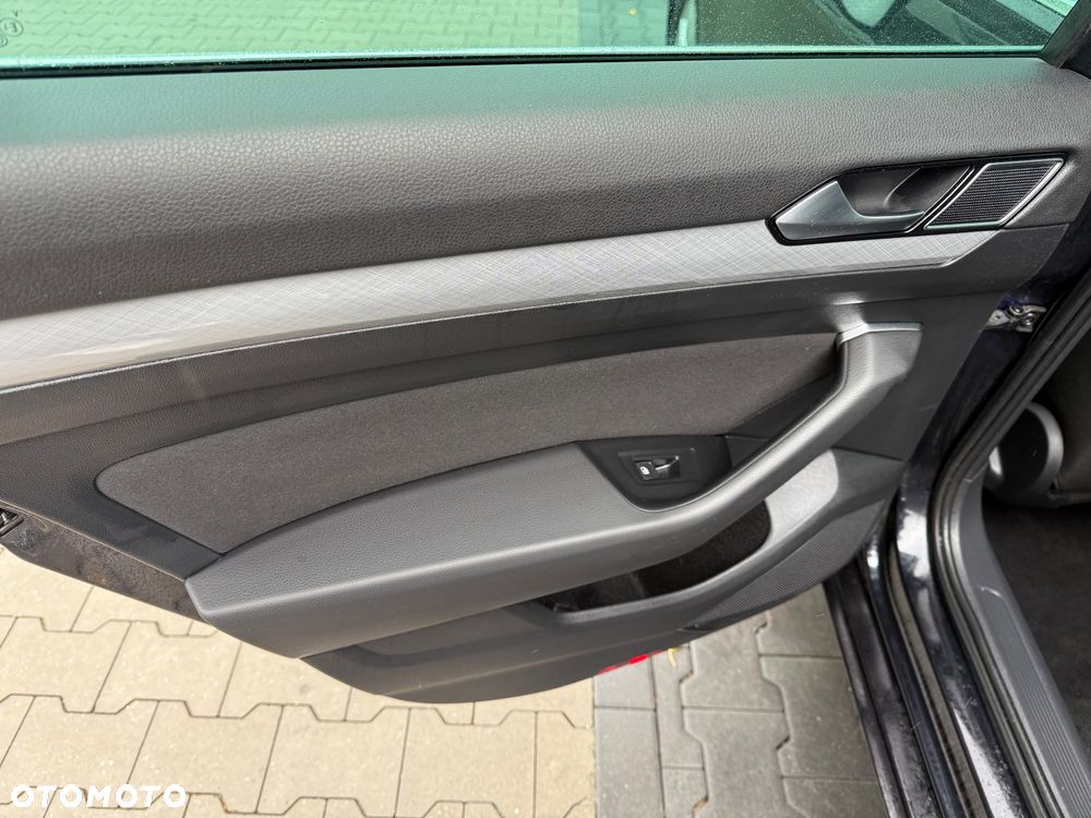 Volkswagen Passat 2.0 TDI EVO Business DSG - 24