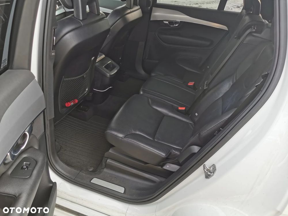 Volvo XC 90 D5 AWD Momentum - 11