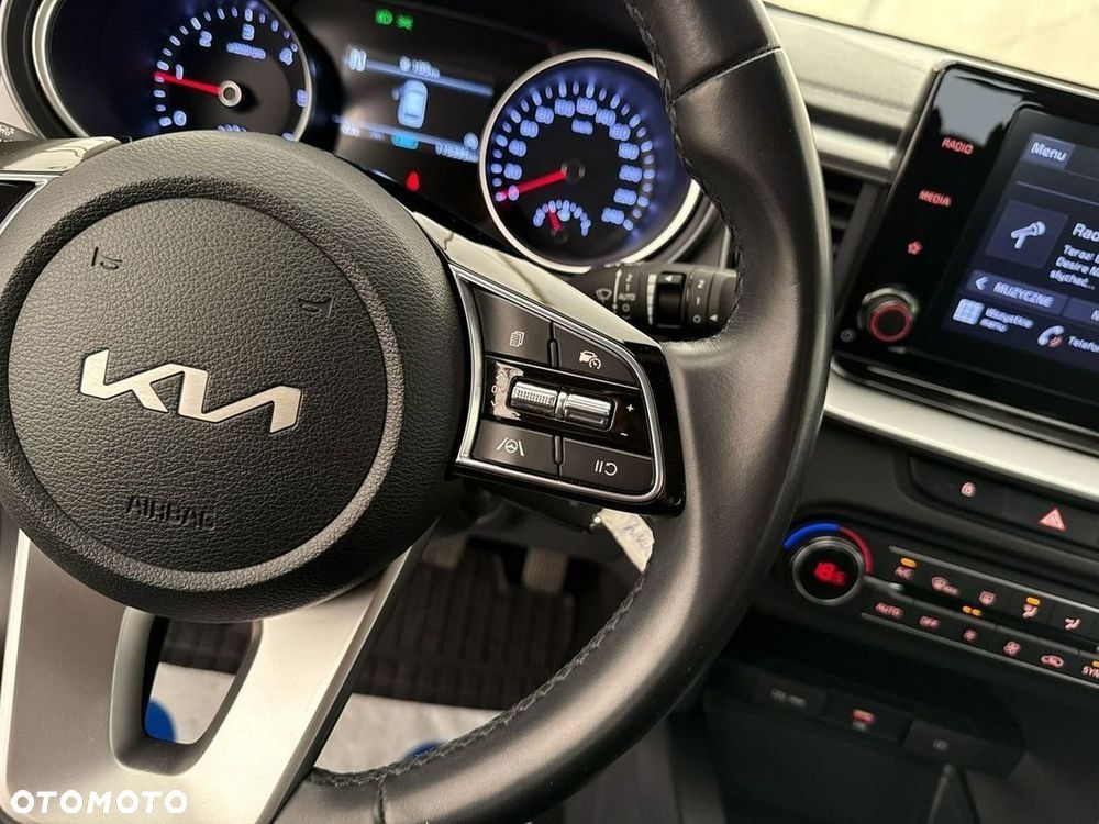 Kia Ceed - 16