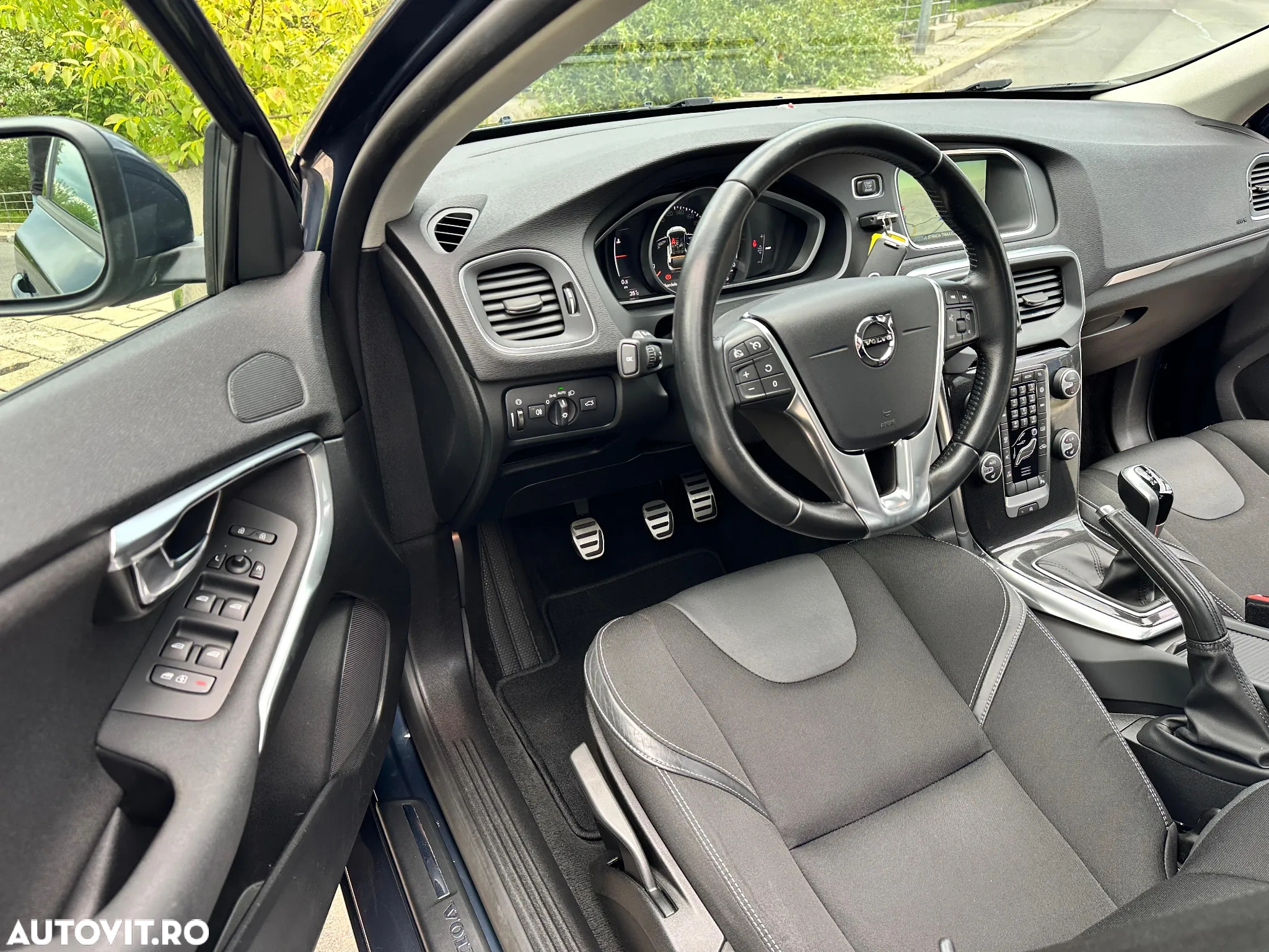 Volvo V40 D2 Summum - 13