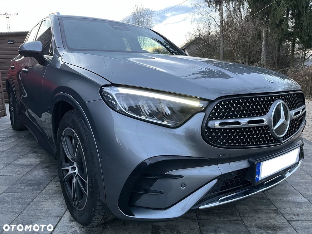 Mercedes-Benz GLC 200 4Matic 9G-TRONIC AMG Line - 2