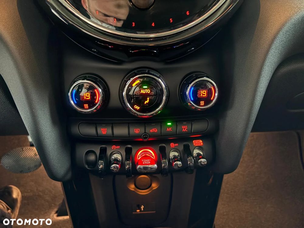 MINI Cooper Classic Trim - 17