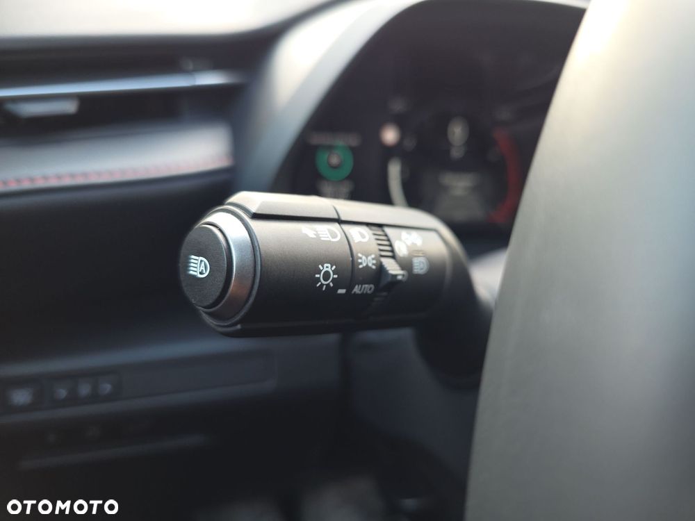 Lexus LBX 1.5 Hybrid Emotion - 24