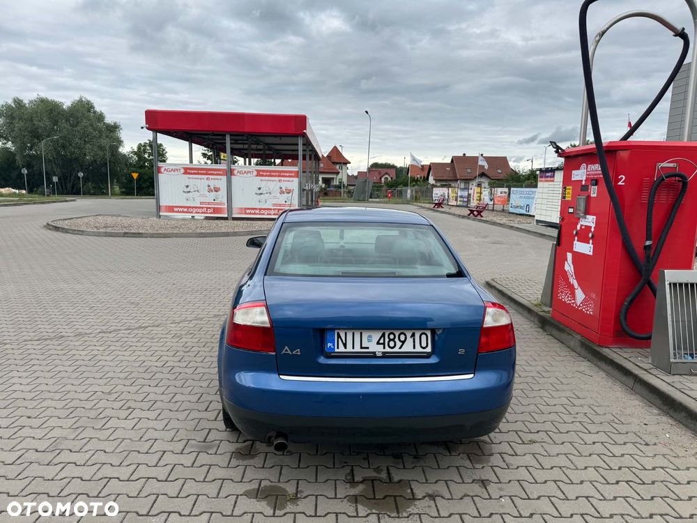 Audi A4 Limousine - 11
