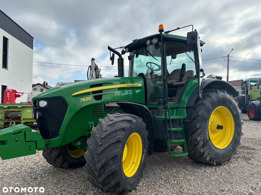 John Deere 7830 - 8