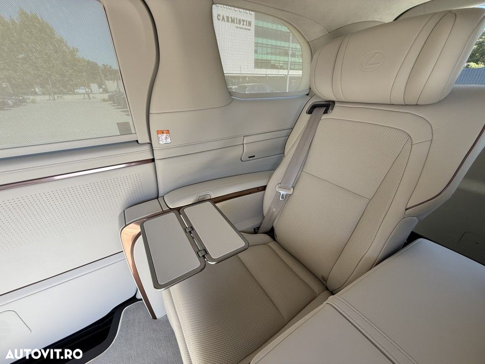 Lexus LM 350h Luxury - 20
