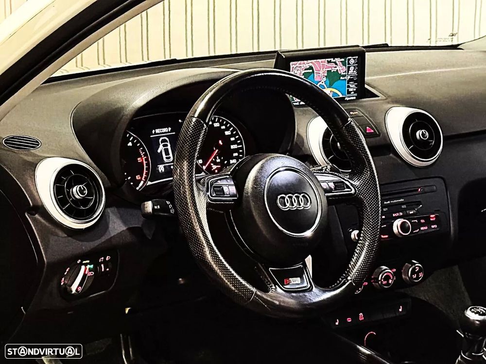 Audi A1 1.6 TDI S-line - 25