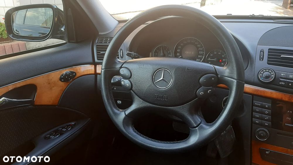 Mercedes-Benz Klasa E 200 T Kompressor Automatik Elegance - 22