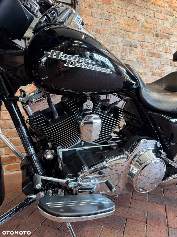 Harley-Davidson Touring Street Glide - 29