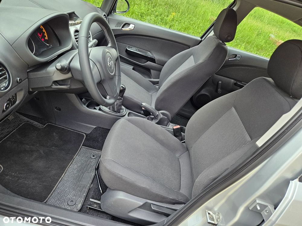 Opel Corsa 1.2 16V Essentia - 14