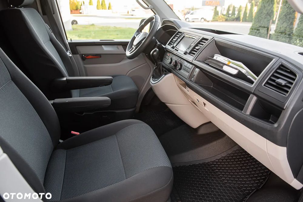 Volkswagen Transporter - 22