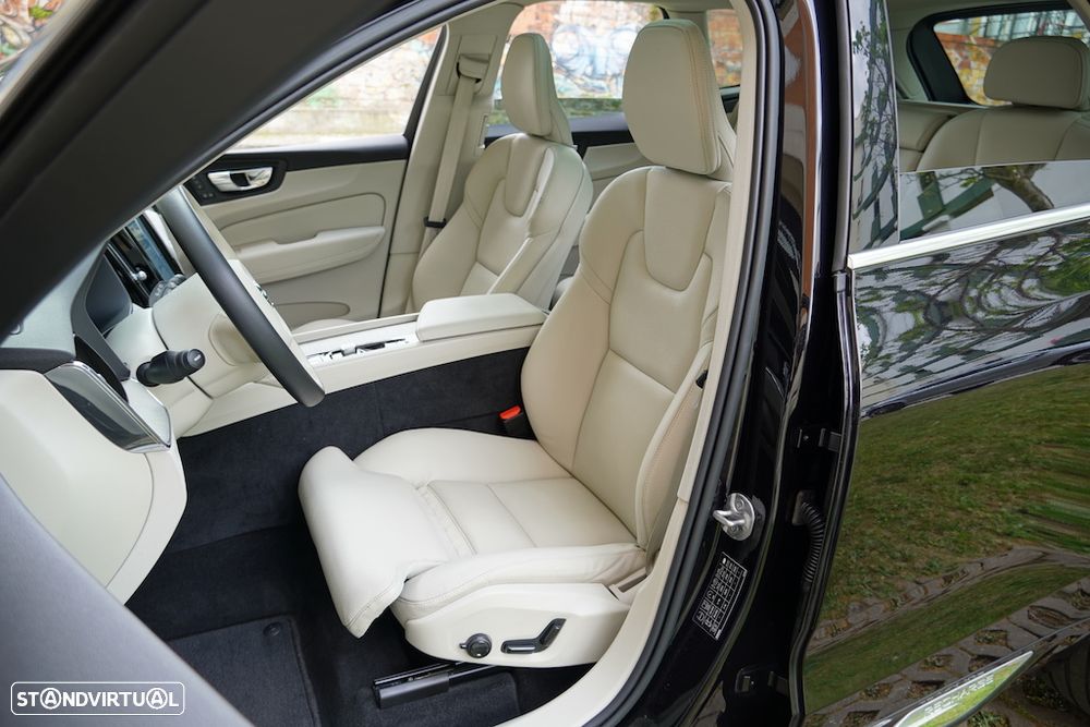 Volvo XC 60 2.0 T6 PHEV Plus Bright AWD - 22