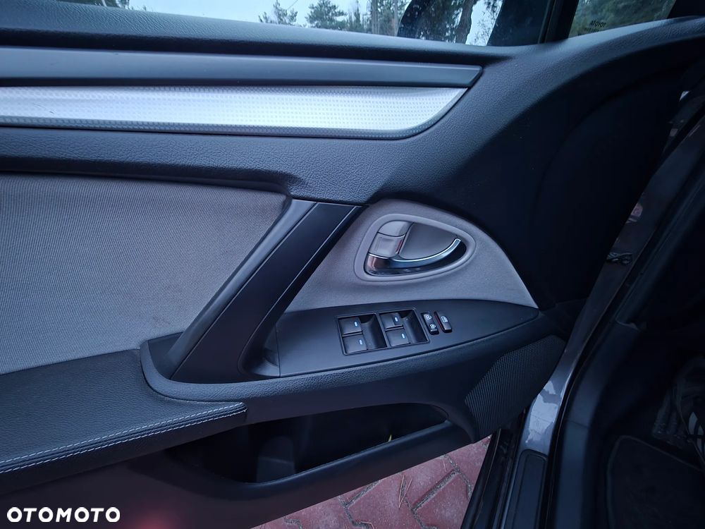 Toyota Avensis 2.0 D-4D Premium - 27