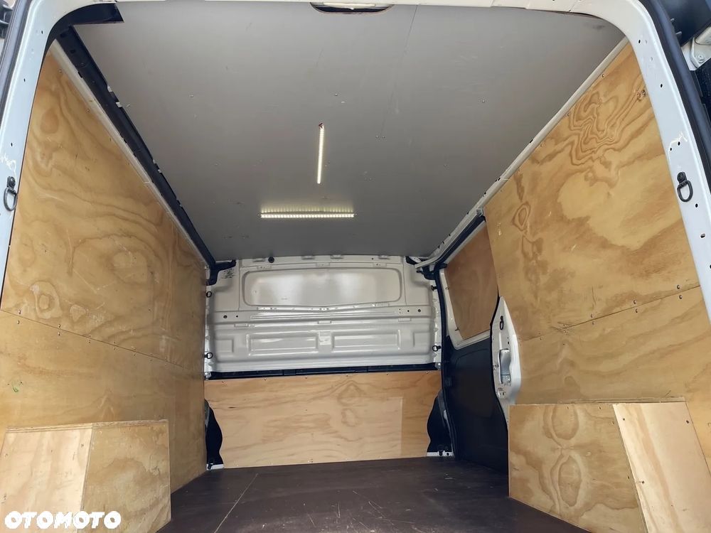 Opel Vivaro - 25