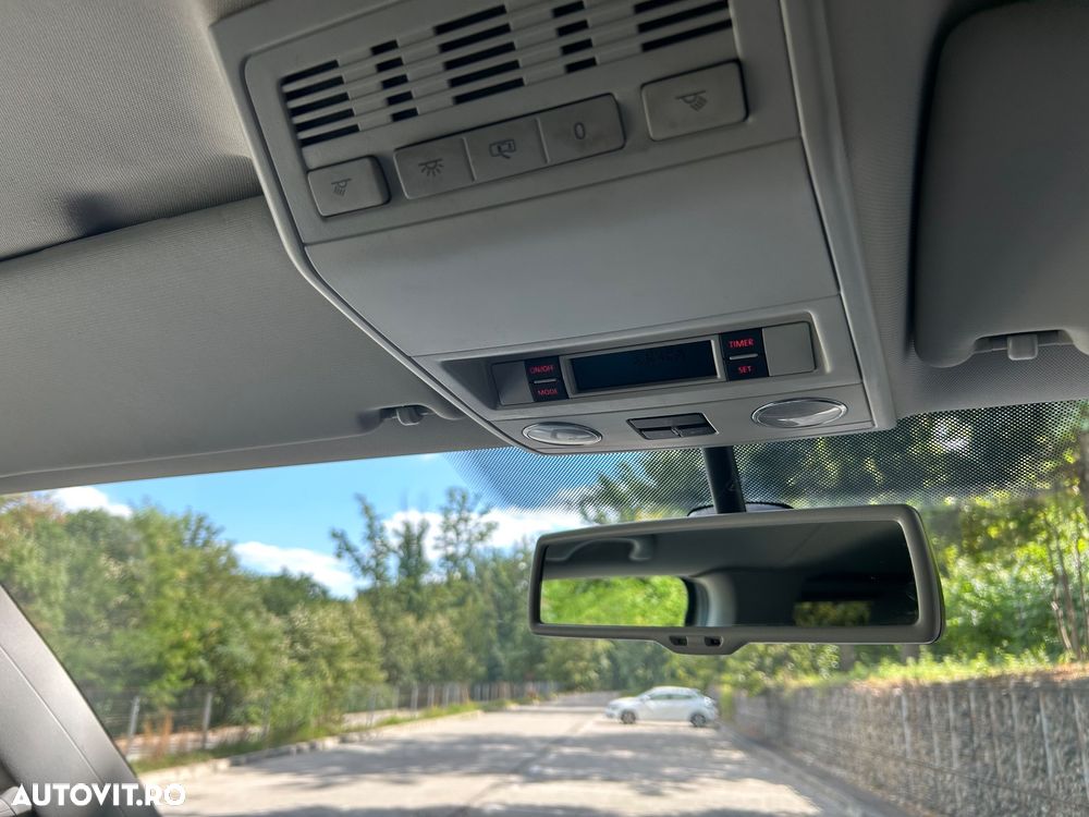 Volkswagen Caravelle - 24