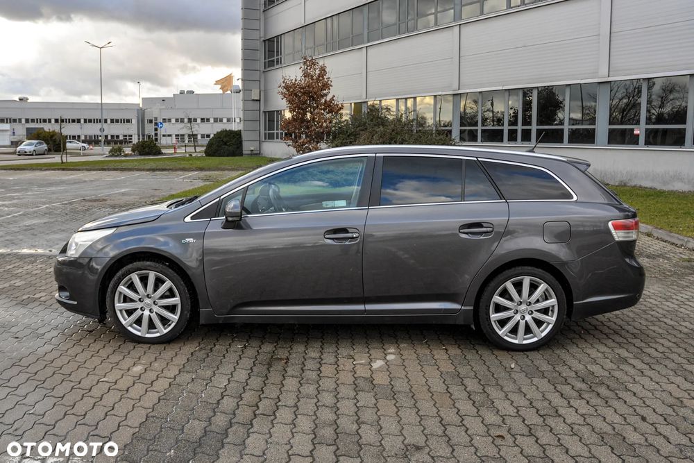 Toyota Avensis 2.2 D-CAT Premium - 2