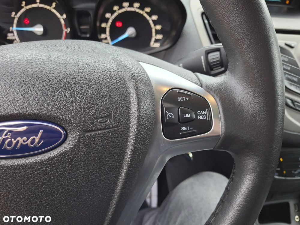 Ford Tourneo Courier 1.0 EcoBoost Ambiente - 21