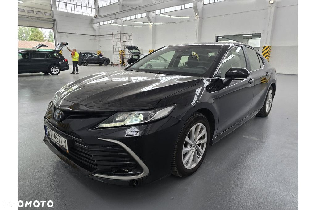 Toyota Camry - 1