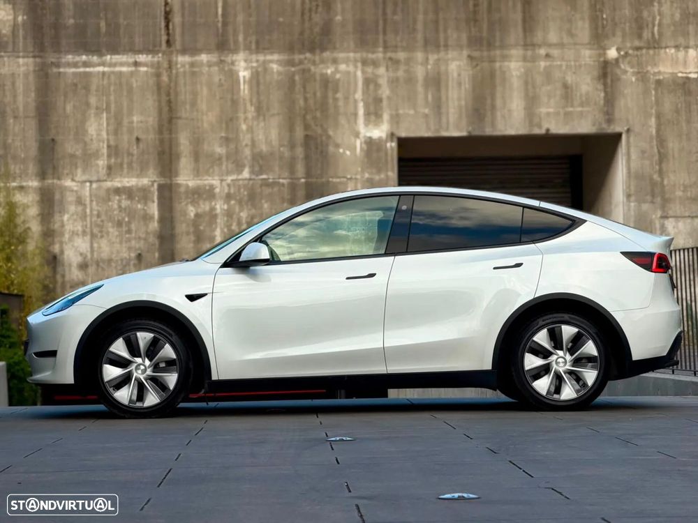 Tesla Model Y Long Range Dual Motor AWD - 20