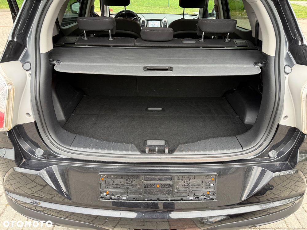 SsangYong/KGM Tivoli e-XGi 160 2WD Black+White - 9