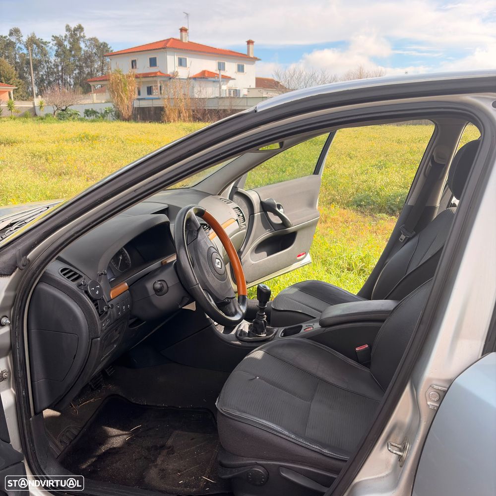 Renault Laguna 1.9 dCi Privilege - 12