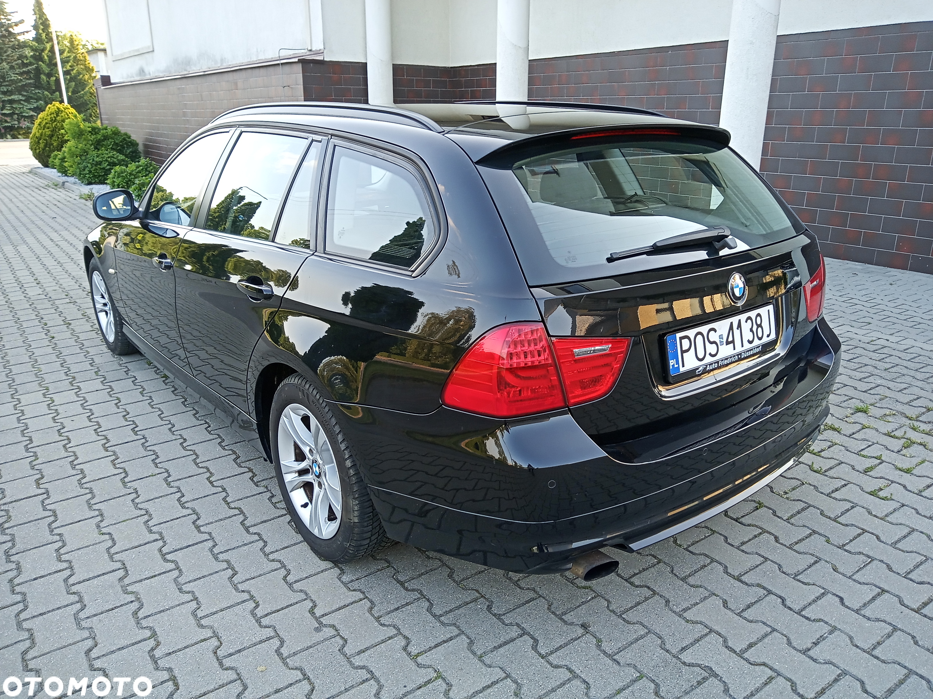 BMW Seria 3 318d DPF Touring - 4