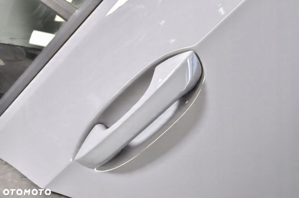 VOLKSWAGEN GOLF VIII  DRZWI PRAWY TYŁ PRAWE TYLNE LA7C - 8