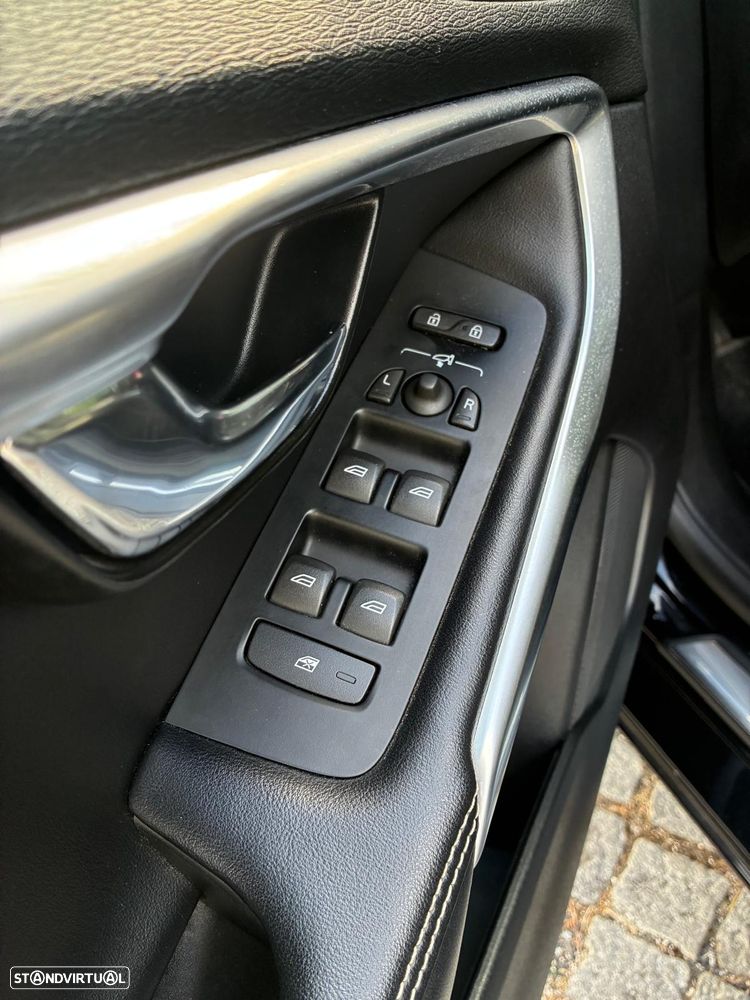 Volvo V40 2.0 D2 R-Design - 26