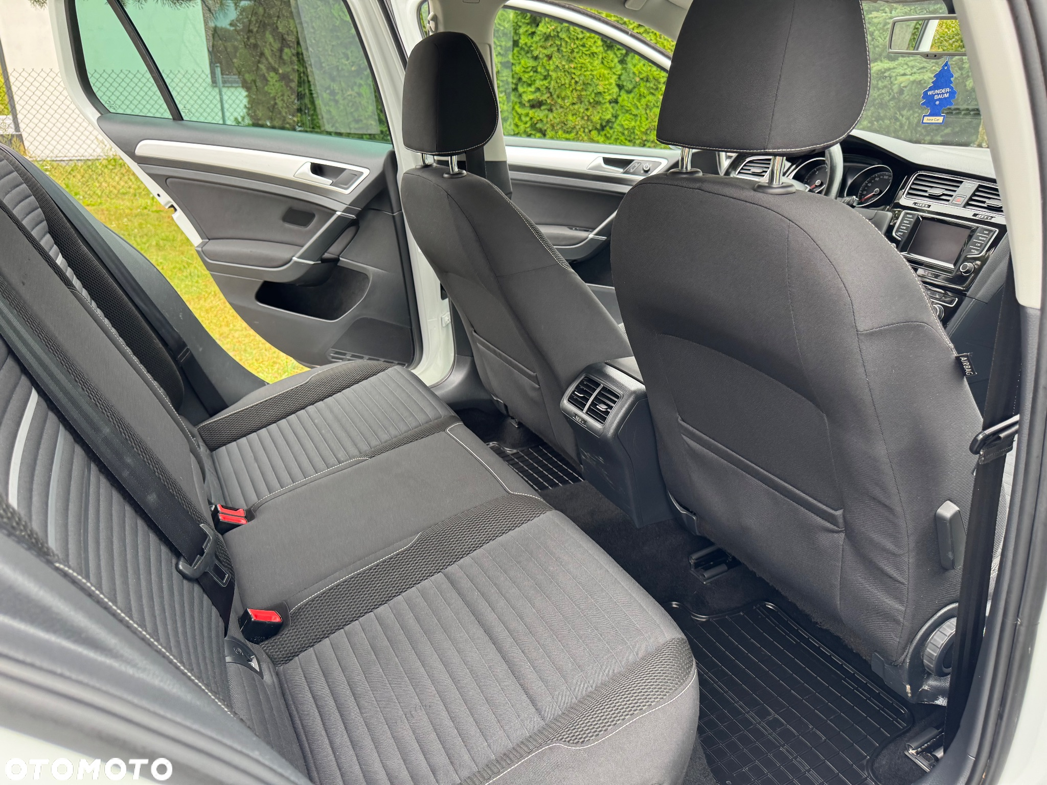 Volkswagen Golf 2.0 BlueTDI Cup - 26