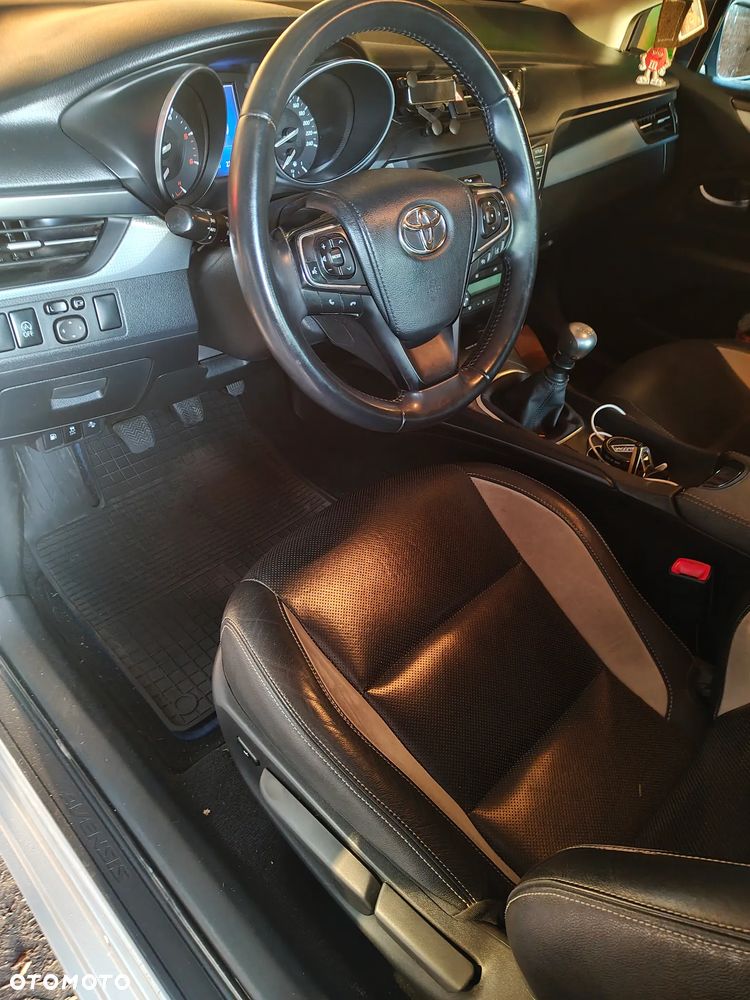 Toyota Avensis 2.0 D-4D Prestige - 6