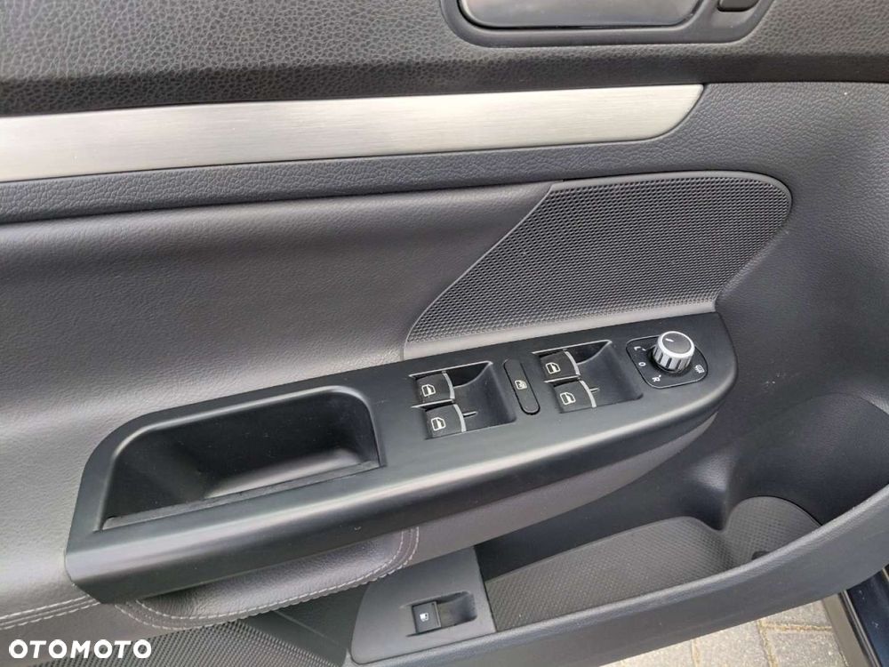 Volkswagen Golf - 11