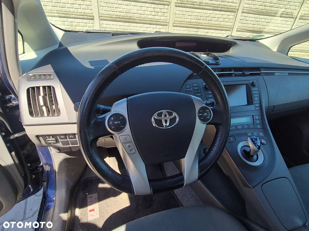 Toyota Prius (Hybrid) Executive - 20