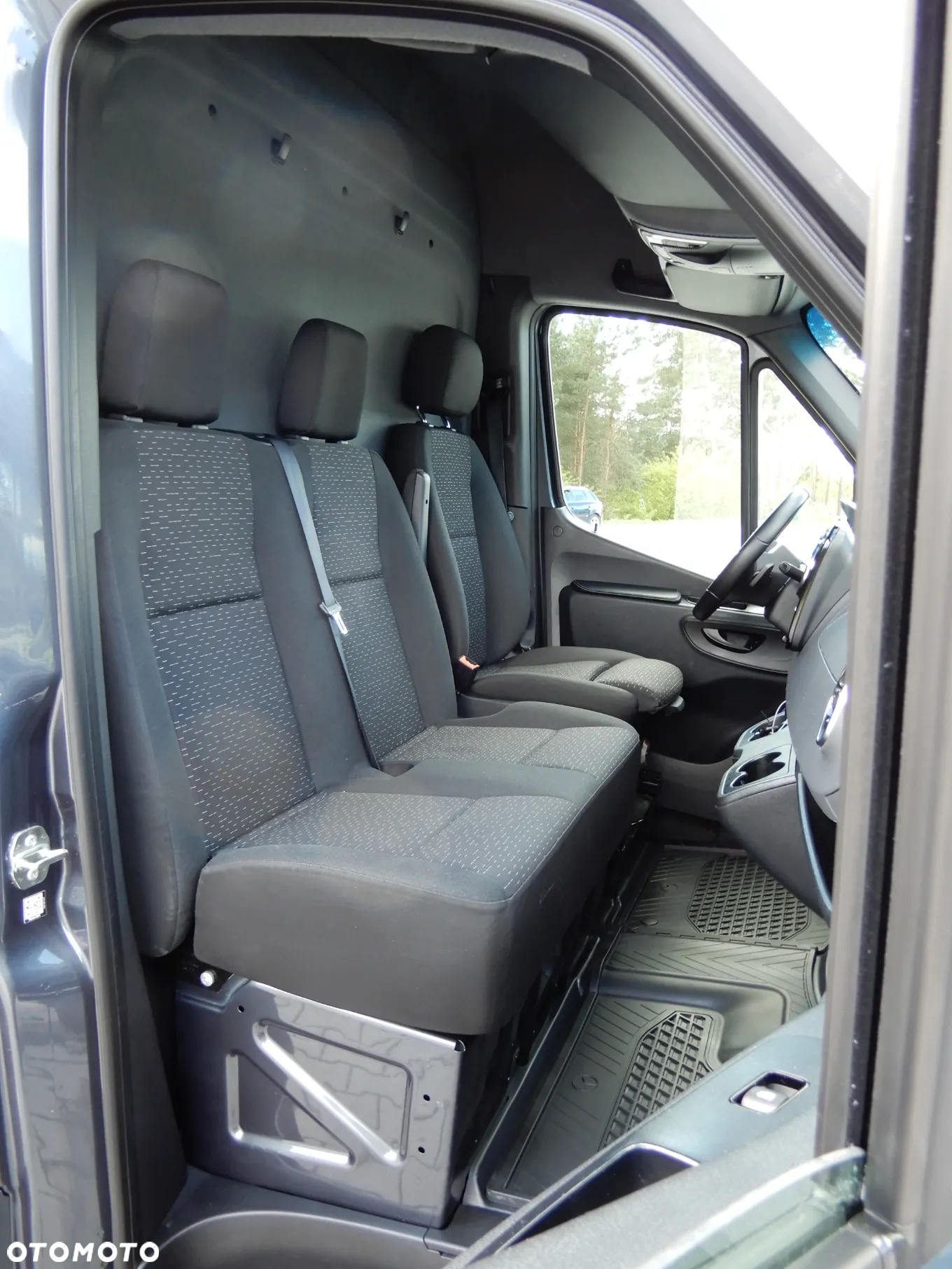 Mercedes-Benz Sprinter 319 CDI V6 3.0 CDI 190 KM 7G-Tronic Plus Ekstra Długi LONG Maxi+ 907 Furgon Blaszak Rozstaw Osi 4325 mm Full Opcja Stan Jak Nowy - 24