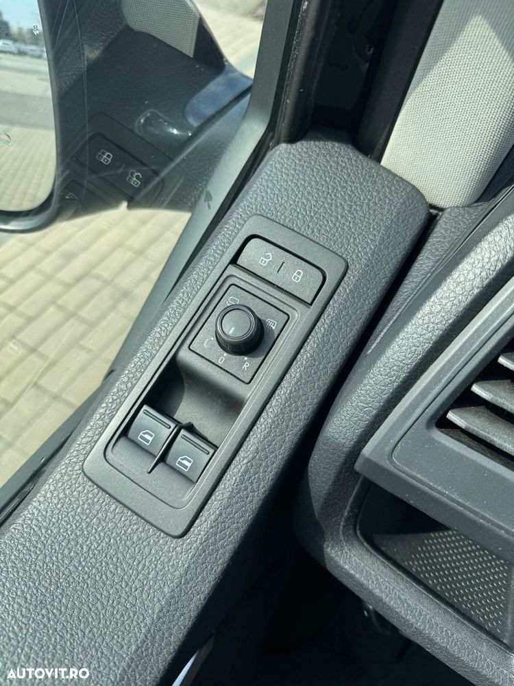 Volkswagen Caravelle - 15