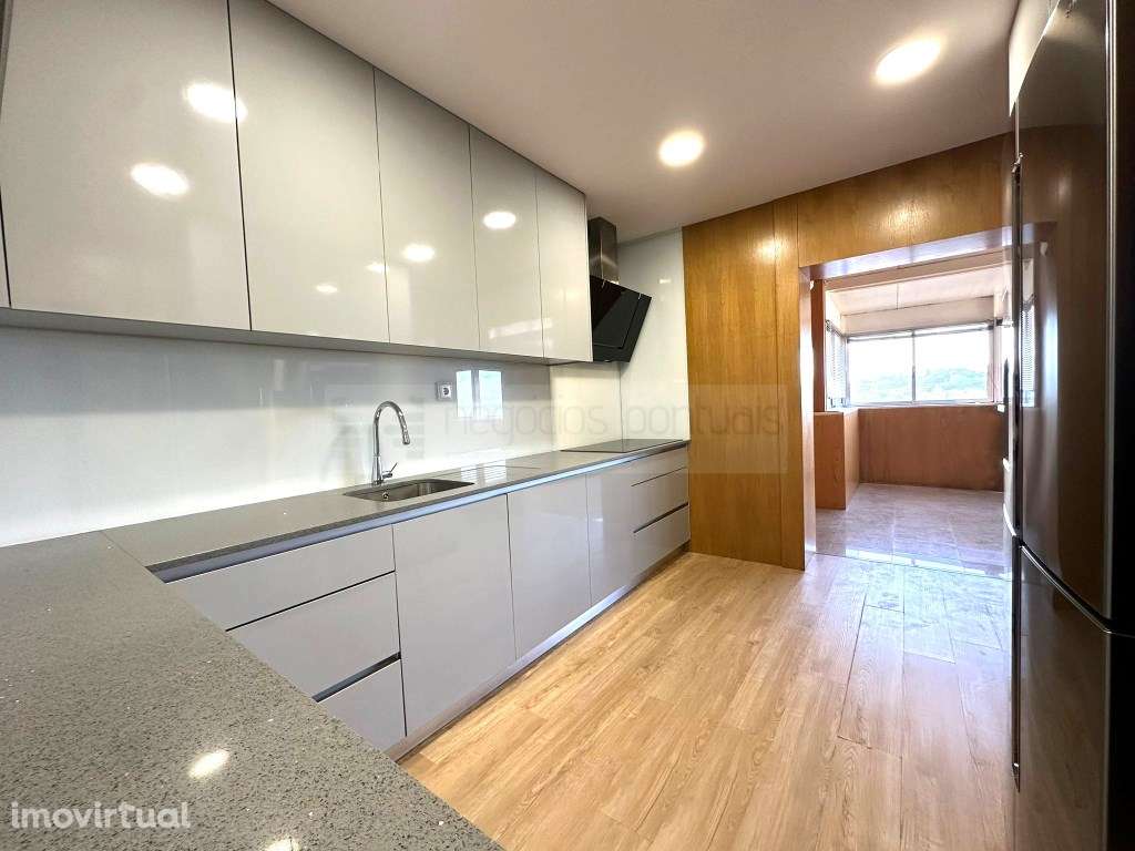 Apartamento T3 ultimo andar com terraço e marquise, garagem individ... - Grande imagem: 2/36