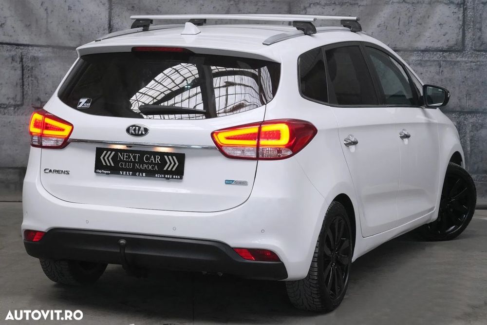 Kia Carens - 11
