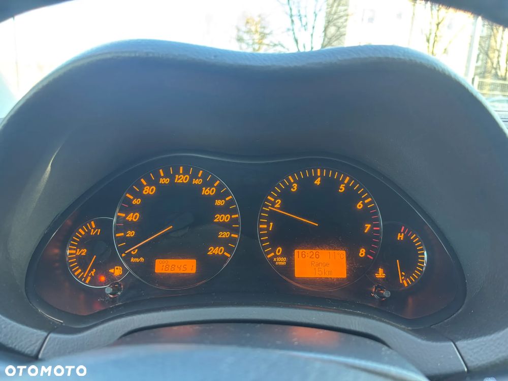 Toyota Avensis 1.8 VVT-i Executive - 28